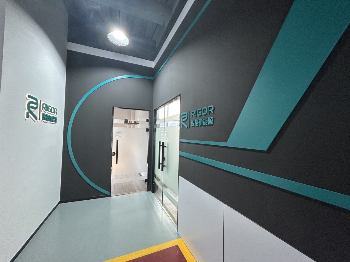 ��˹��--ȫ�����ݻ�����Ϸƽ̨