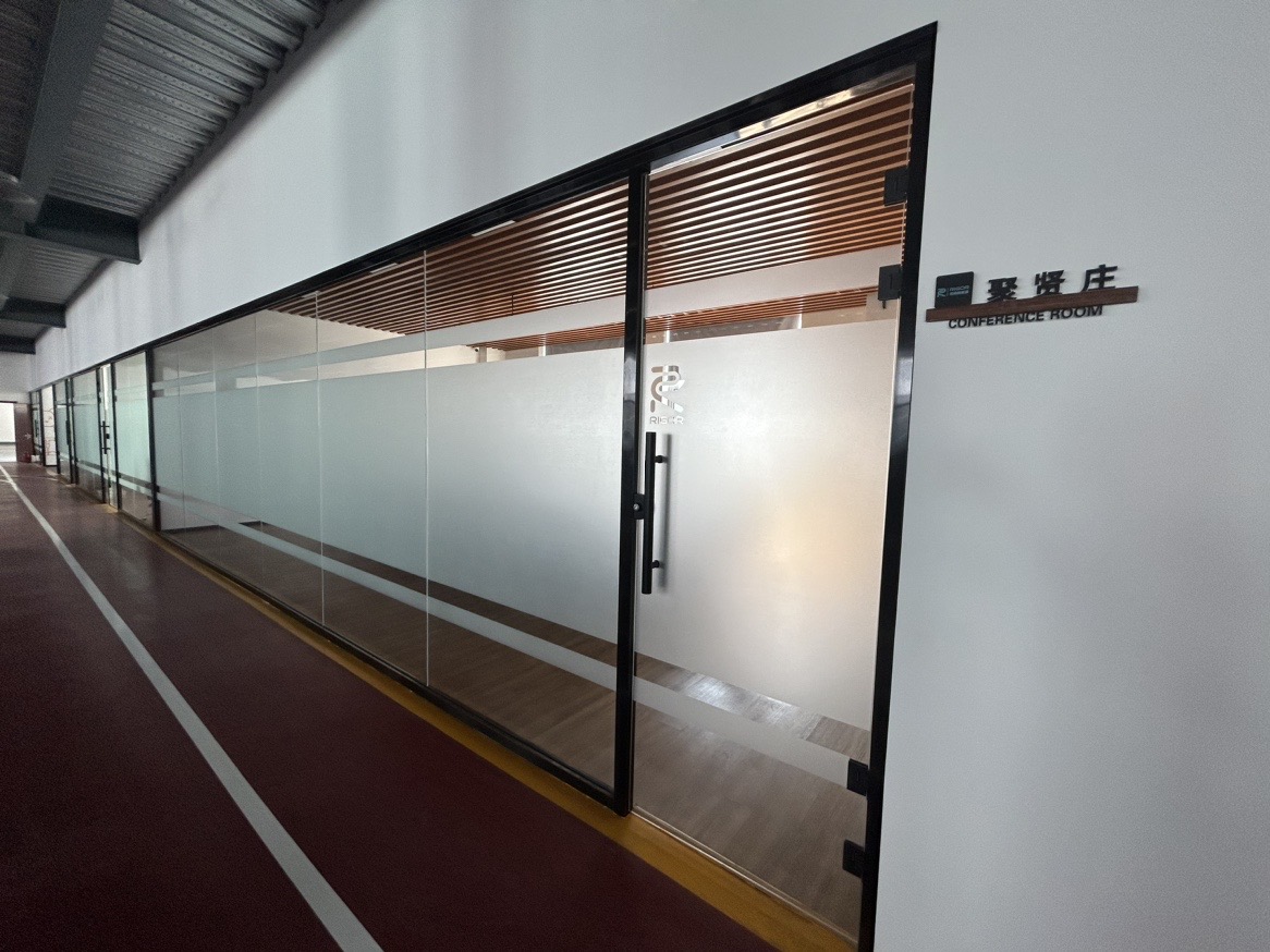 ��˹��--ȫ�����ݻ�����Ϸƽ̨