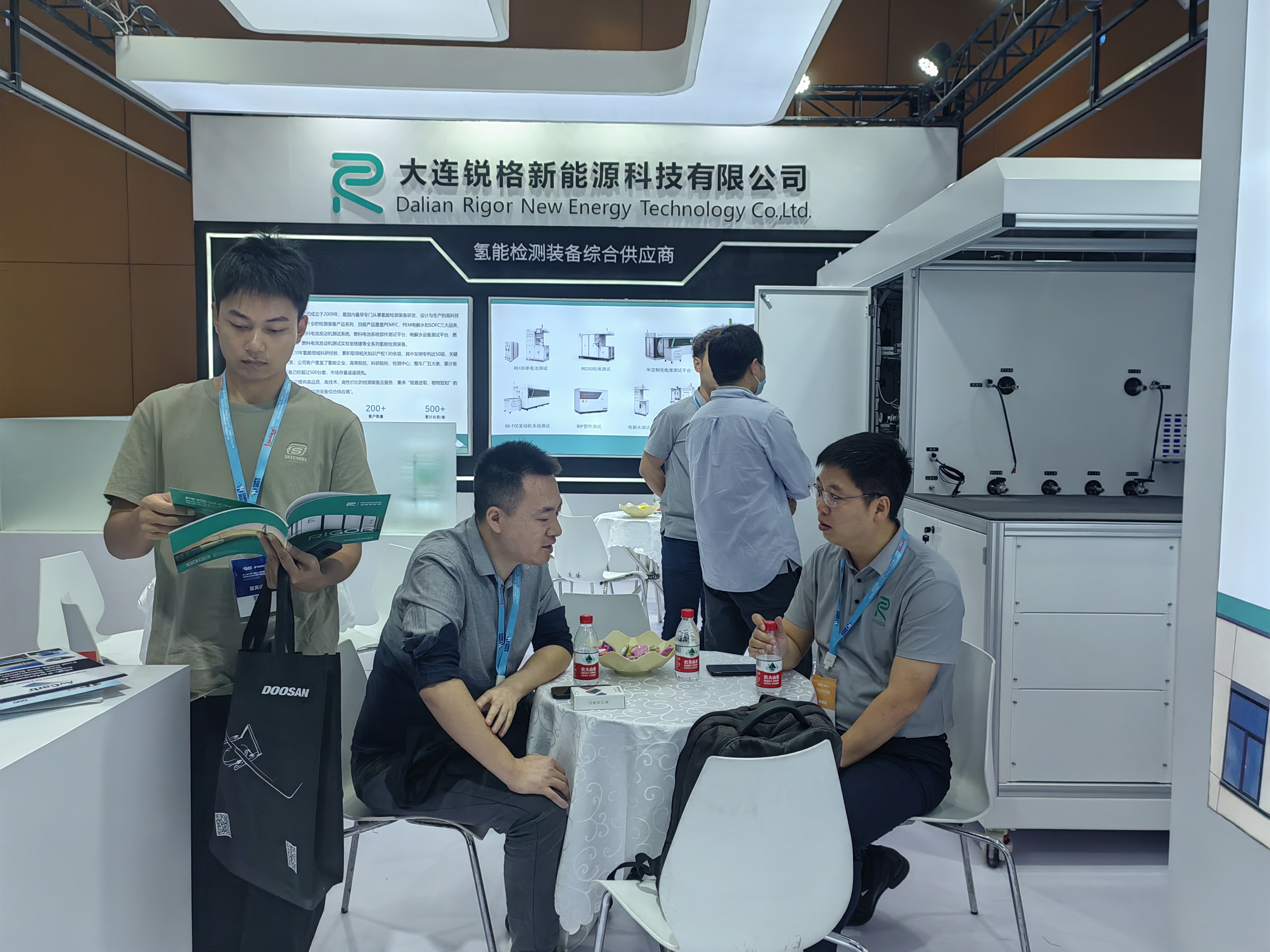 ��˹��--ȫ�����ݻ�����Ϸƽ̨